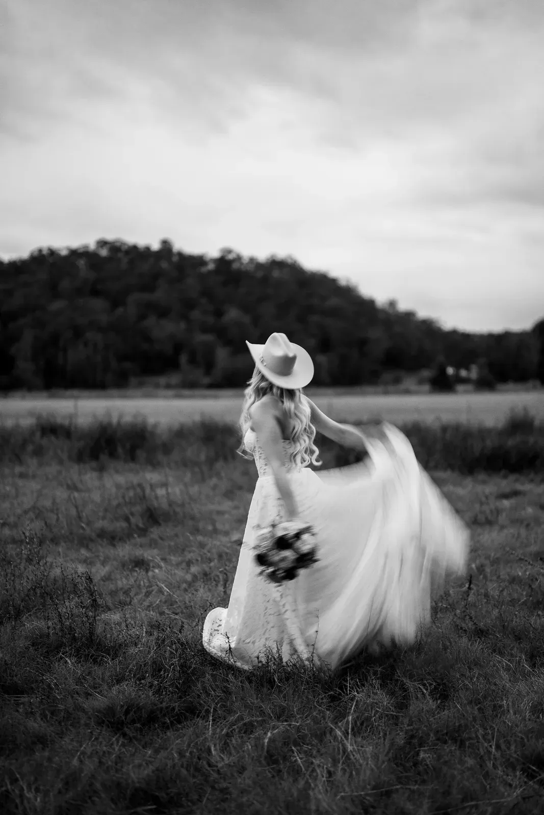 Sara Berki Wedding at Lilburndale, Hawkesbury, Wedding by Chays Phelps Photography