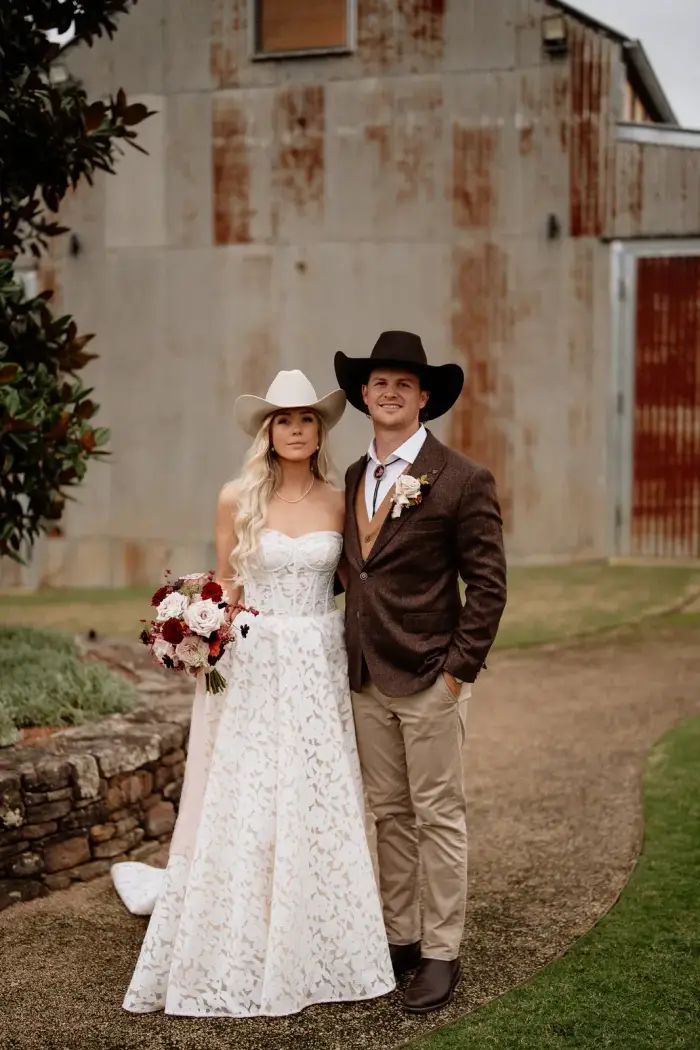 Sara Berki Wedding at Lilburndale, Hawkesbury, Wedding by Chays Phelps Photography